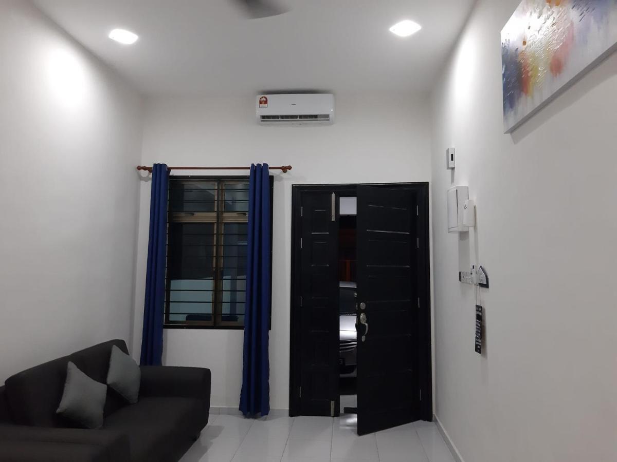 Rumah Armand Melaka 4Br Fully Aircond Exterior foto